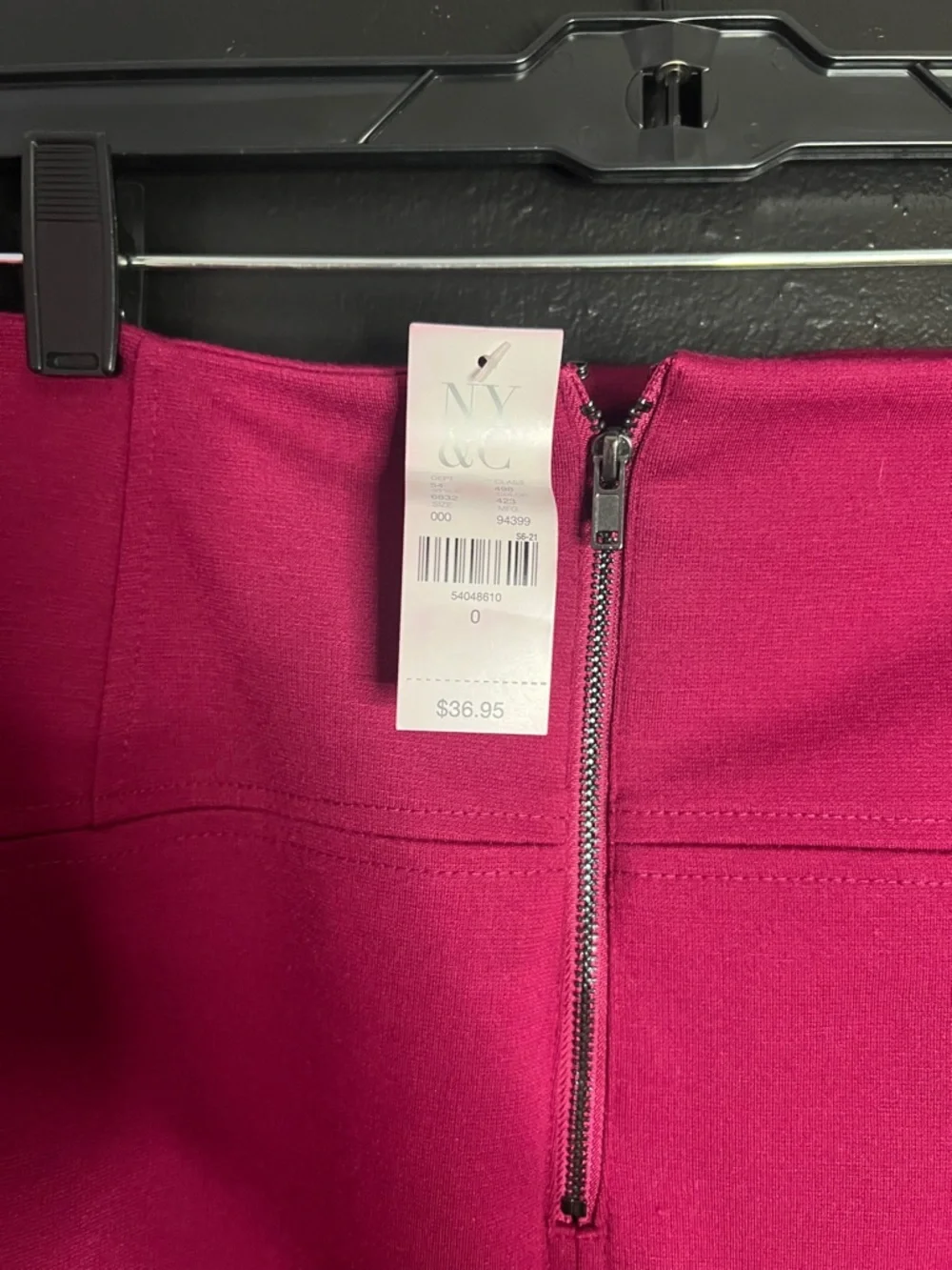 NY&Co Fuchsia Pencil Skirt - Picture 4 of 4